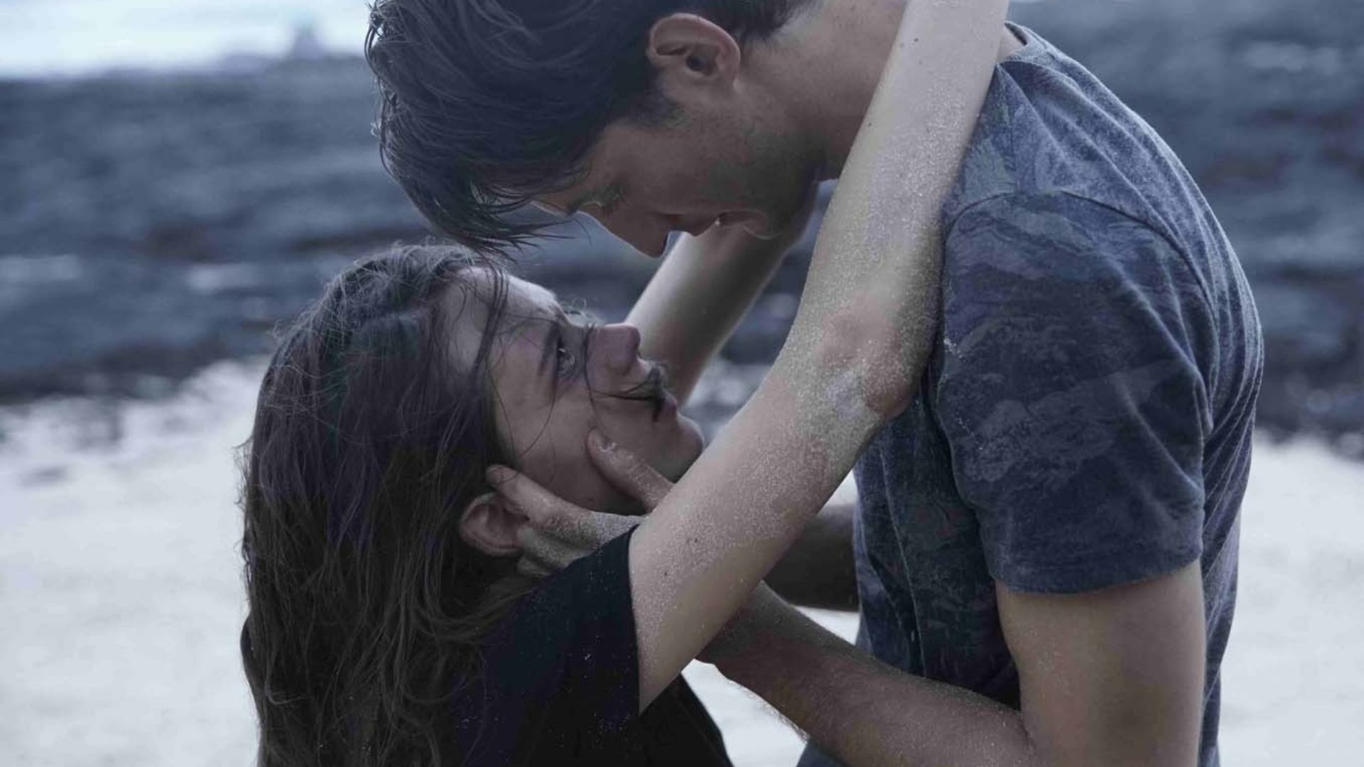 Ce soir à la TV : Pierre Niney et Stacy Martin sont des amants dans ce thriller tragique