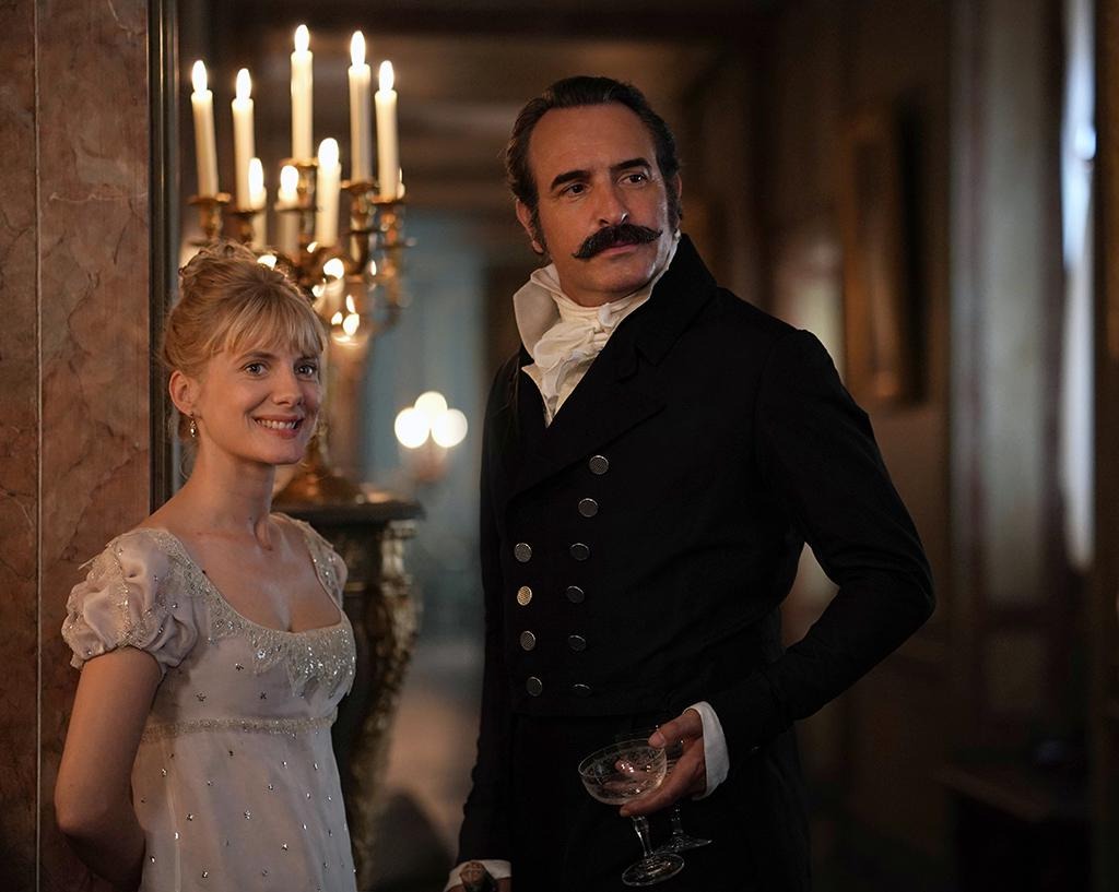 Ce soir à la TV : une comédie déjantée en costumes avec Jean Dujardin et Mélanie Laurent