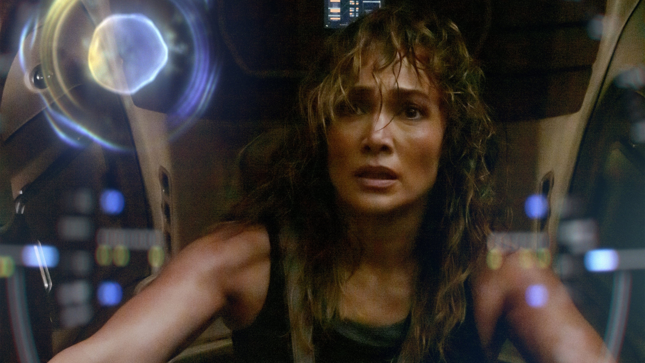 Atlas : une bande-annonce explosive pour le film de SF avec Jennifer Lopez