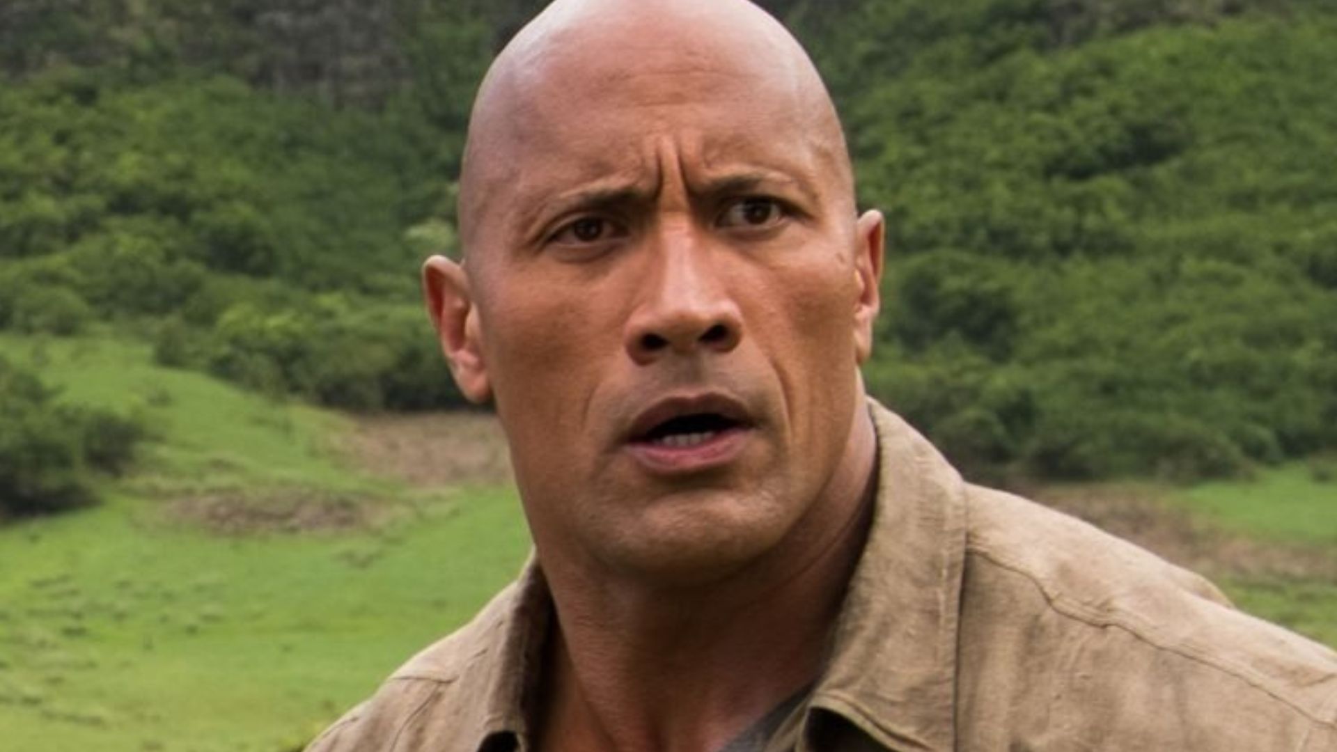 Dwayne Johnson méconnaissable en combattant MMA sur cette première image