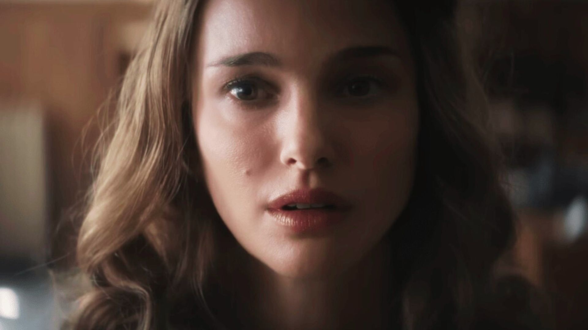 Natalie Portman mène une enquête obsédante dans le trailer de sa première série