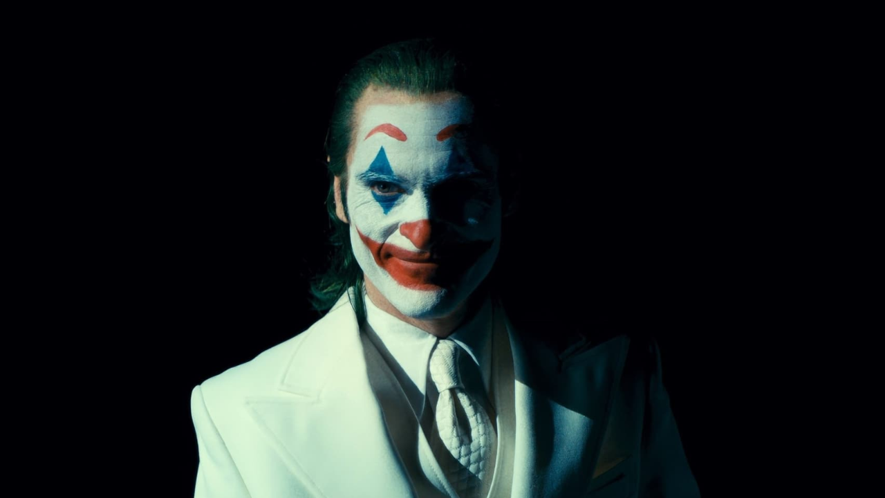 Joker 2 : Joaquin Phoenix et Lady Gaga enflamment Gotham dans le nouveau trailer