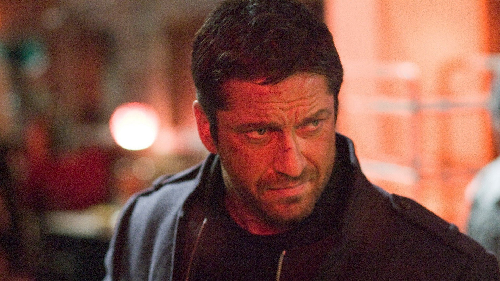 Passé inaperçu au cinéma, ce thriller d'action violent avec Gerard Butler s'impose sur Netflix