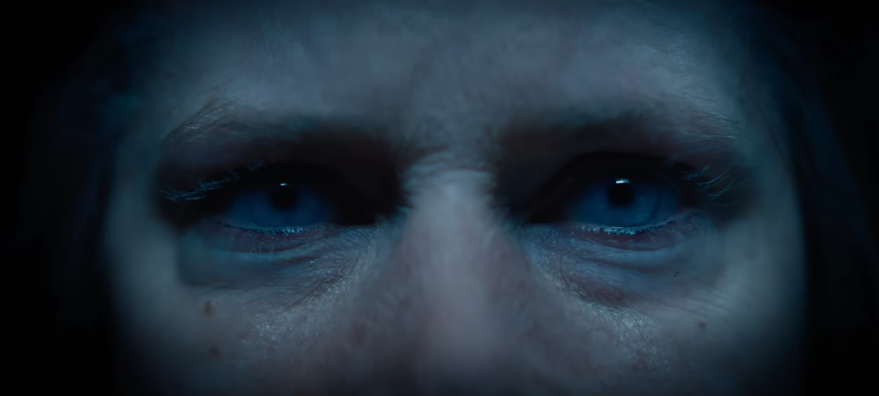 Amy Adams se prend pour un chien dans ce trailer fou