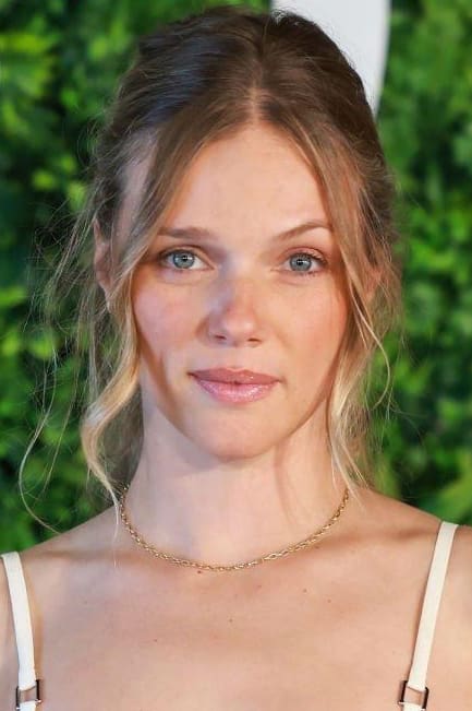 Tracy Spiridakos