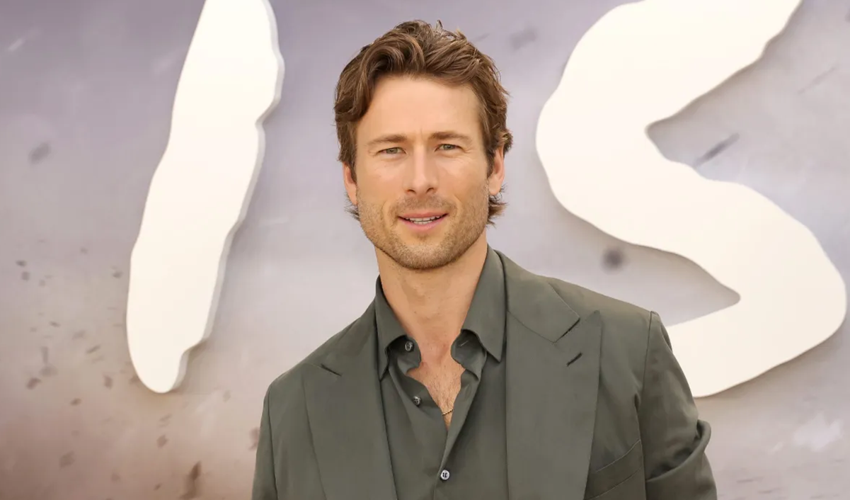 Glen Powell en pompier vous en rêvez ? Ron Howard l'a fait