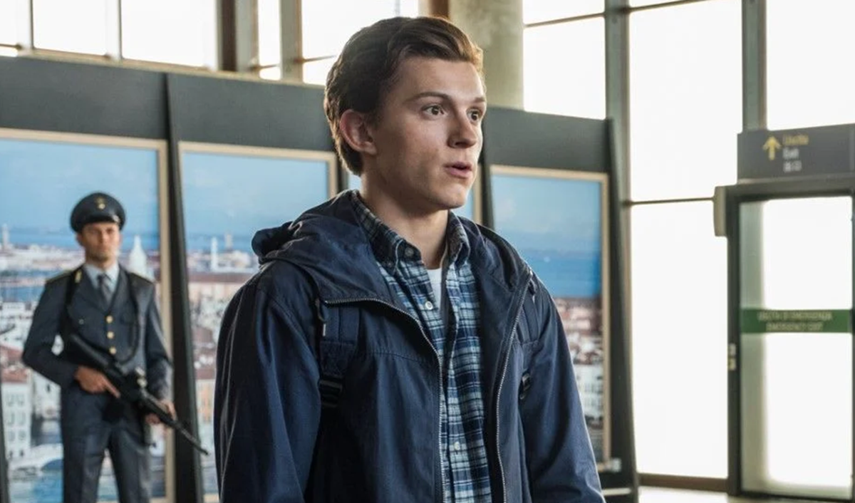 Marvel : Tom Holland se montre dans le nouveau costume de Spider-Man