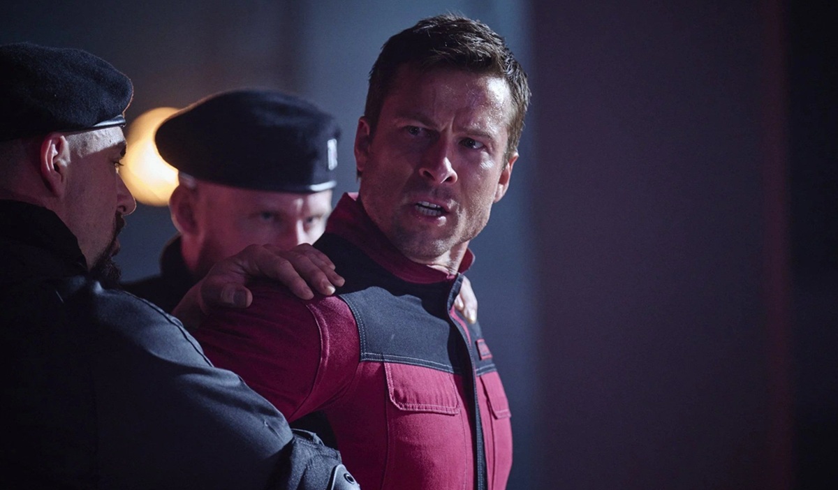 Glen Powell tease les nombreuses scènes d’action intenses de Running Man