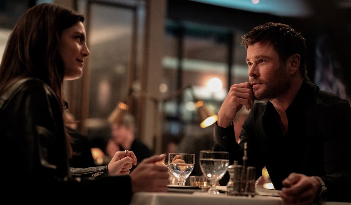 Crime 101 : premières photos du film avec Chris Hemsworth, Mark Ruffalo et Halle Berry
