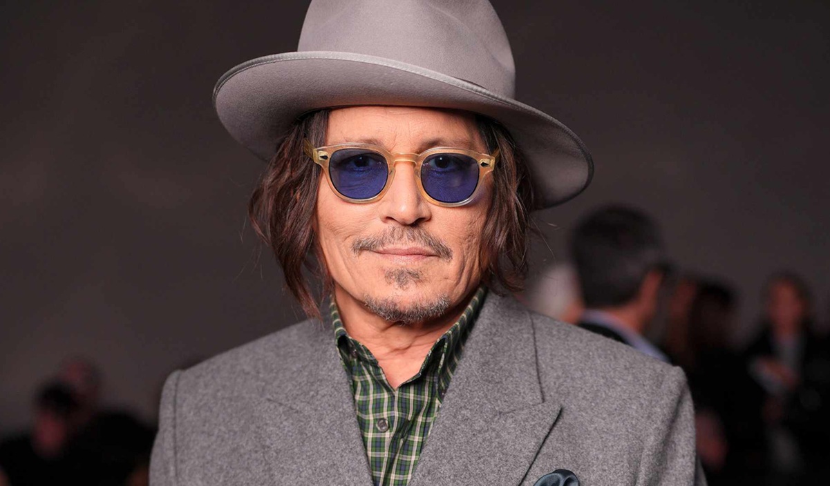 Des stars de Harry Potter, Star Wars et Hunger Games avec Johnny Depp dans Un chant de Noël