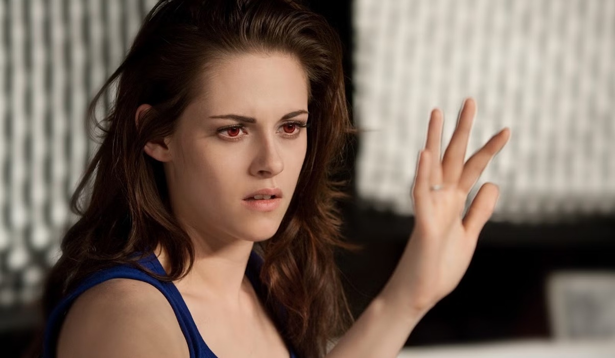 Kristen Stewart est partante pour réaliser un remake de Twilight