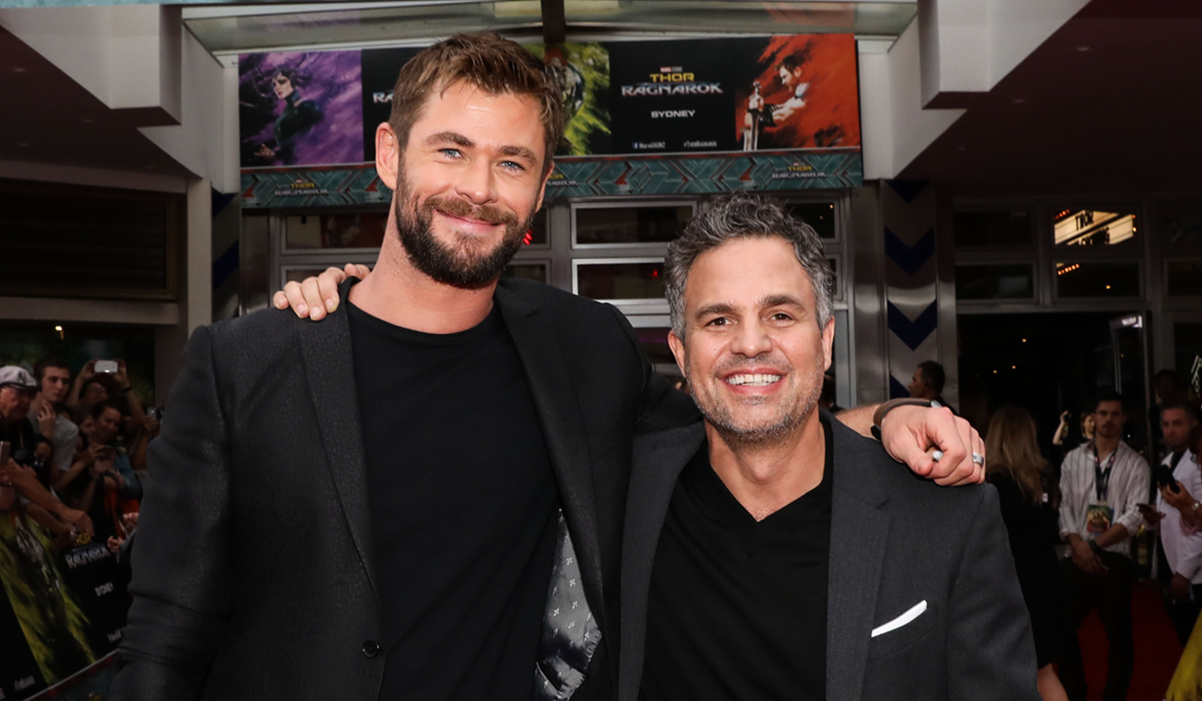 Stars de Marvel, Chris Hemsworth et Mark Ruffalo parlent de leurs retrouvailles pour Crime 101