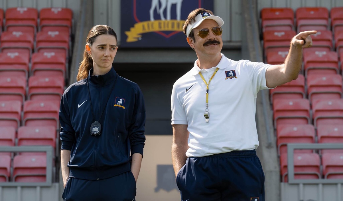 Ted Lasso relève un nouveau défi dans les premières photos de la saison 4, qui sortira cette année