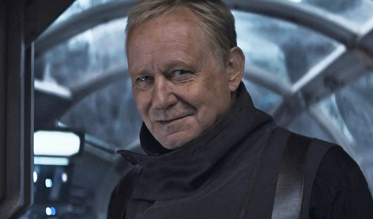 Stellan Skarsgård donnera la réplique à Dakota Fanning dans une série Apple TV