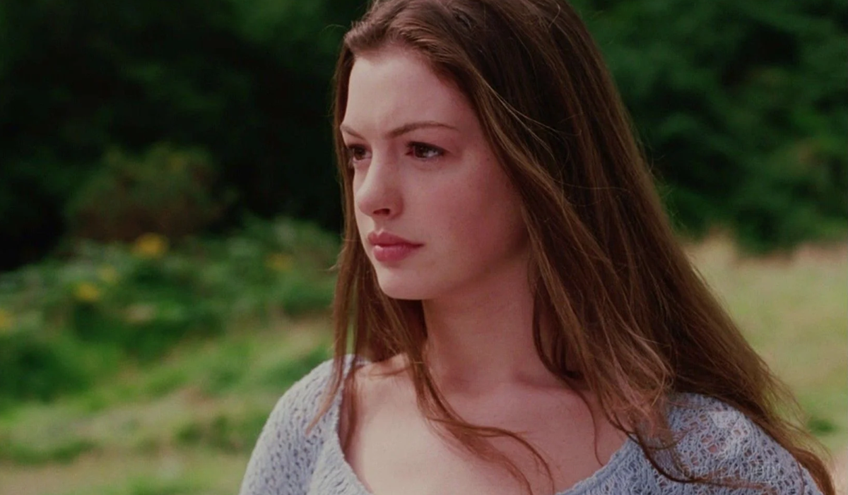 Ella au pays enchanté : après le film avec Anne Hathaway, Disney+ prépare une série
