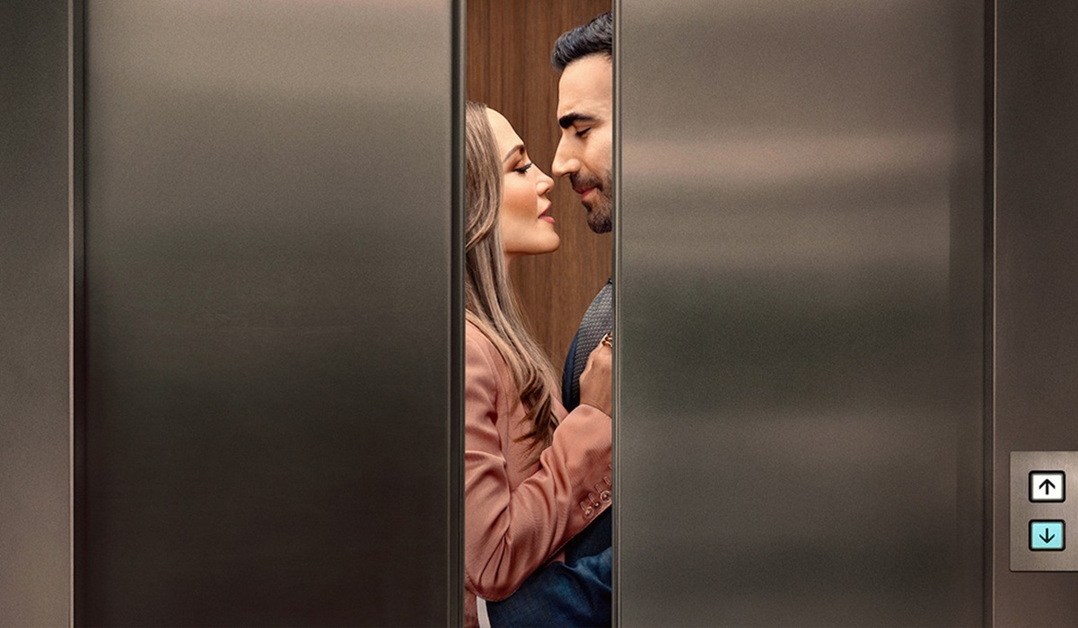 Bande-annonce Office Romance : Jennifer Lopez revient à la comédie romantique sur Netflix