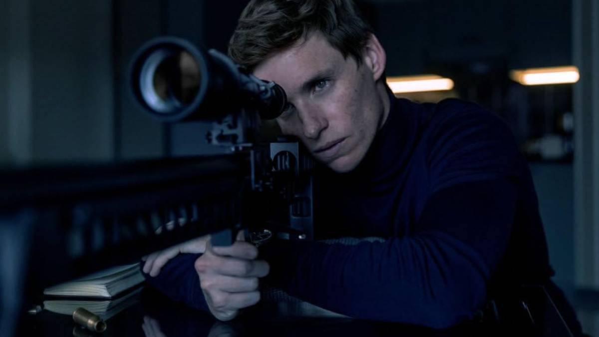 Miles Teller et Eddie Redmayne au casting d’un thriller d’espionnage par Doug Liman