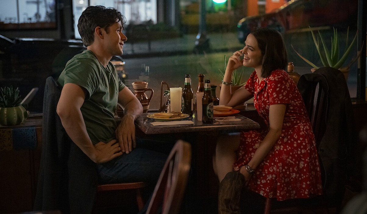 Voicemails for Isabelle : Netflix lâche les premières images de sa nouvelle comédie romantique